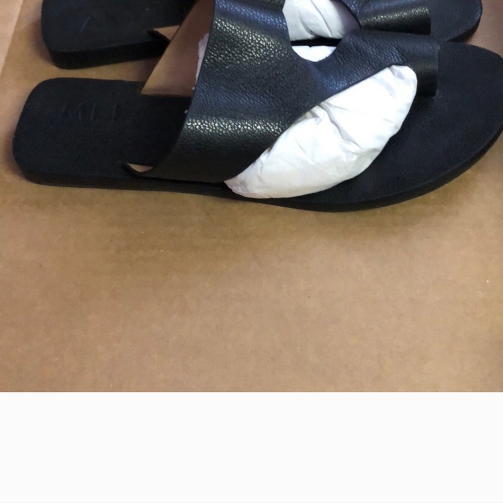 Antonio Melani black flat slippers 8.5 - Picture 3 of 10